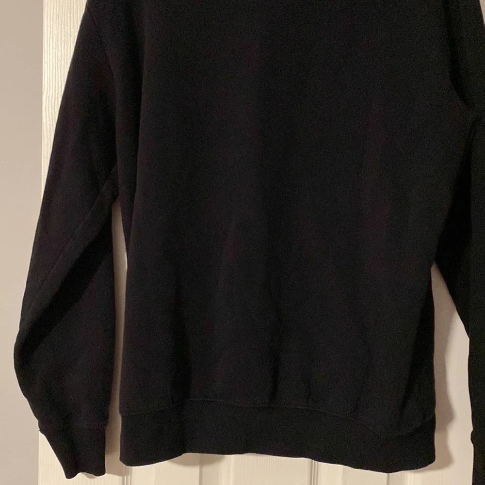 H&M Basic Black Crewneck - Picture 3 of 4